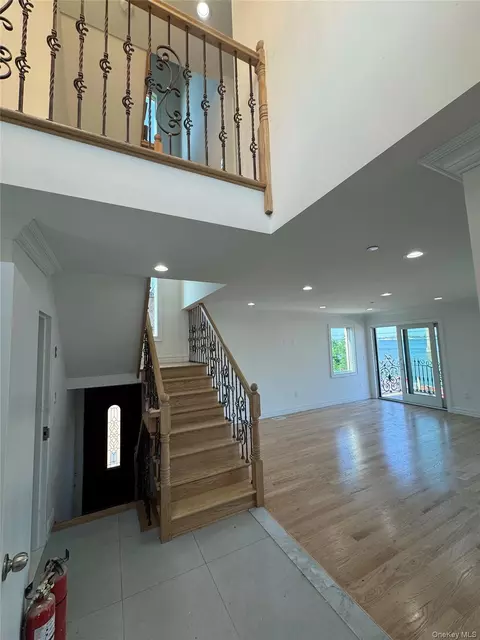 Entry Way - 168-19 12th Rd, Whitestone, NY 11357 photo 2 of 3