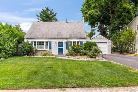 53 12th St, North Hempstead, NY 11514