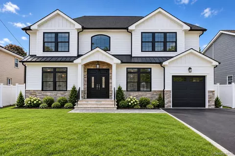 3380 Silverton Ave, Wantagh, NY 11793