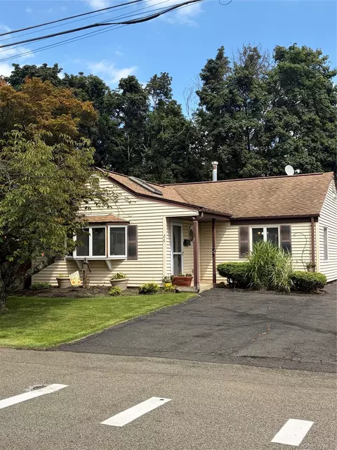 26 Peck St, West Haverstraw, NY 10993