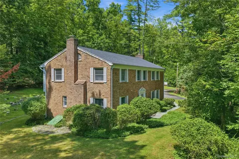 2320 Glasco Tpke, Woodstock, NY 12498