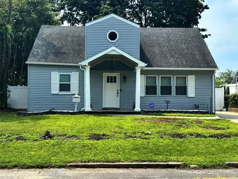 68 State Ave, Wyandanch, NY 11798