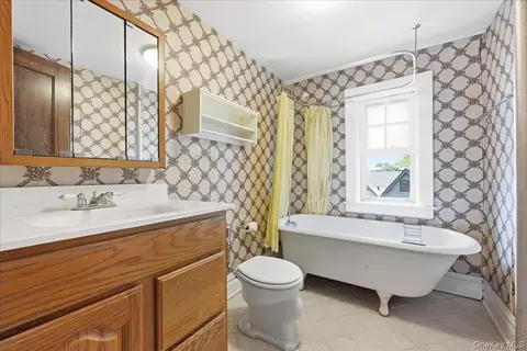 Bath - 159-02 28th Ave, Flushing, NY 11358 photo 3 of 3