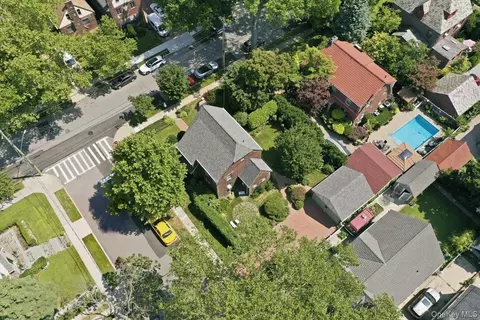 View/Area - 159-02 28th Ave, Flushing, NY 11358 photo 4 of 8