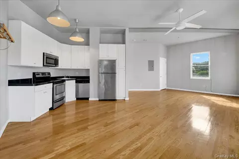 Living - 135 Main St #201, Ossining, NY 10562 photo 3 of 6