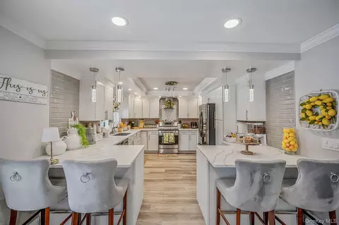 Kitchen - 5 Overlook Dr, Mastic, NY 11950 photo 1 of 4