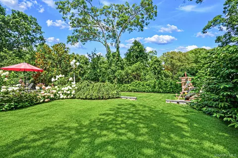 Exterior - 5 Overlook Dr, Mastic, NY 11950 photo 6 of 17