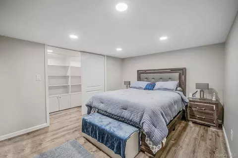 Bedroom - 5 Overlook Dr, Mastic, NY 11950 photo 7 of 8