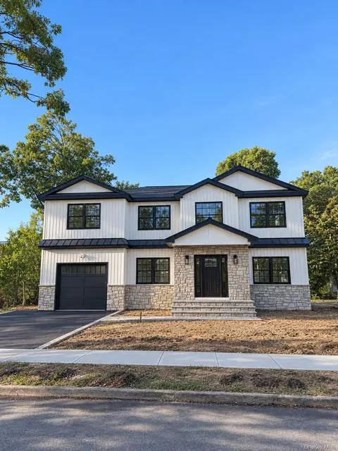 215 Boston Ave, Massapequa, NY 11758