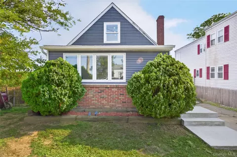 16 Dewey St E, East Rockaway, NY 11518