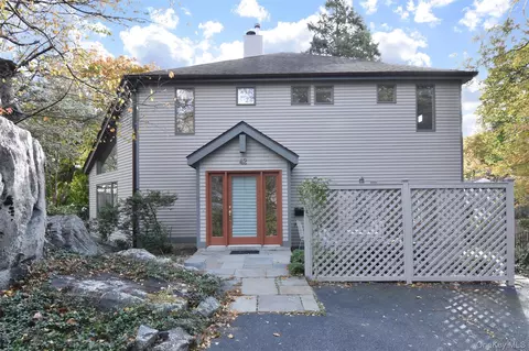 42 Ravensdale Rd, Greenburgh, NY 10706