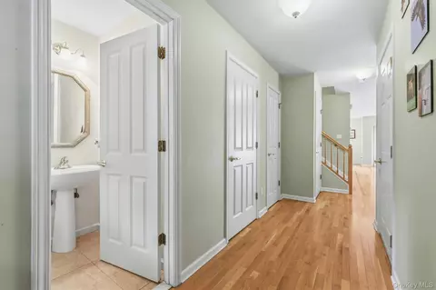 Entry Way - 165 Underhill Ln, Peekskill, NY 10566 photo 1 of 2