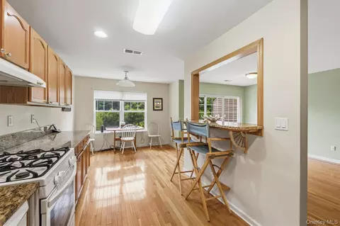 Kitchen - 165 Underhill Ln, Peekskill, NY 10566 photo 2 of 4