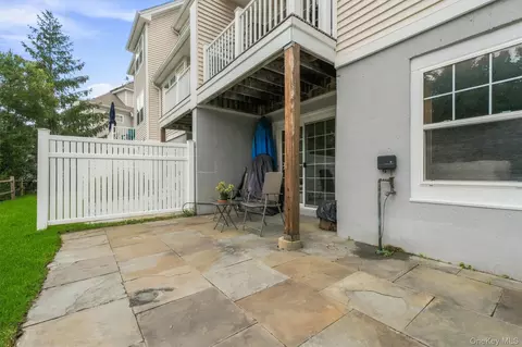 Exterior - 165 Underhill Ln, Peekskill, NY 10566 photo 4 of 7