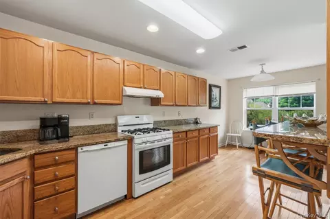 Kitchen - 165 Underhill Ln, Peekskill, NY 10566 photo 1 of 4