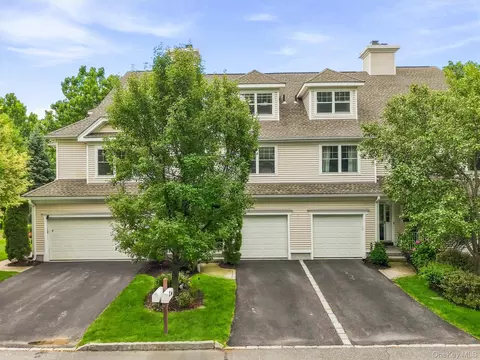 Exterior - 165 Underhill Ln, Peekskill, NY 10566 photo 5 of 7
