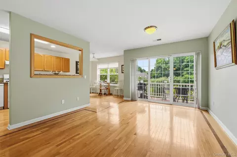 Living - 165 Underhill Ln, Peekskill, NY 10566 photo 1 of 7