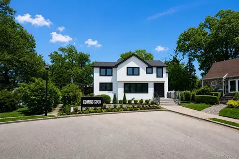 1 Garland Ln, Valley Stream, NY 11581