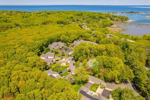 35 Timberline Cir, Port Jefferson, NY 11777