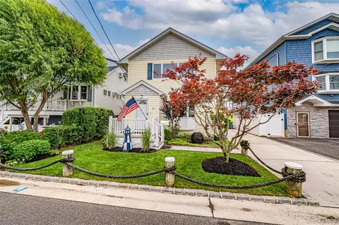 15 West Blvd, East Rockaway, NY 11518
