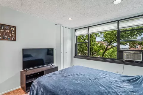 Bedroom - 162-10 Powells Cove Blvd #7D, Whitestone, NY 11357 photo 2 of 5