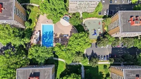 View/Area - 162-10 Powells Cove Blvd #7D, Whitestone, NY 11357 photo 2 of 3