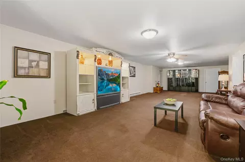 Living - 4001 Hickory Ct, Peekskill, NY 10566 photo 2 of 6