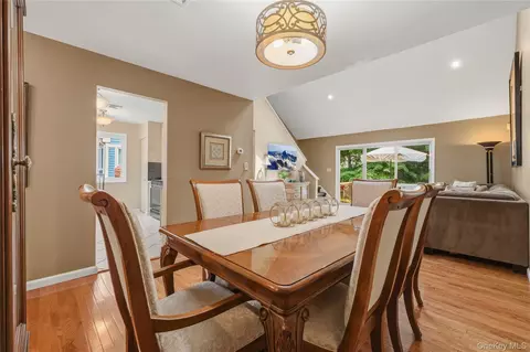 Dining - 4001 Hickory Ct, Peekskill, NY 10566 photo 2 of 2