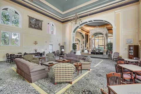 Living - 4001 Hickory Ct, Peekskill, NY 10566 photo 5 of 6