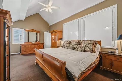 Bedroom - 4001 Hickory Ct, Peekskill, NY 10566 photo 1 of 3