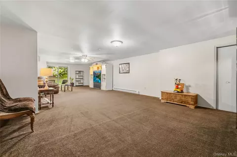 Living - 4001 Hickory Ct, Peekskill, NY 10566 photo 4 of 6