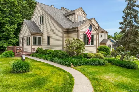 Exterior - 4001 Hickory Ct, Peekskill, NY 10566 photo 1 of 11