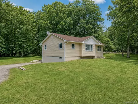 120 Basel Rd, Shawangunk, NY 12566