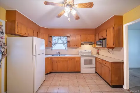 Kitchen - 32 Peter Cooper Dr, Poughkeepsie, NY 12601 photo 1 of 1