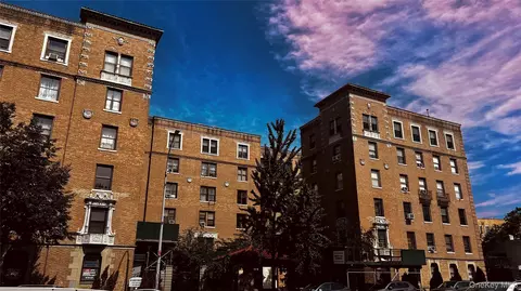 14809 Northern Blvd #5J, Flushing, NY 11354