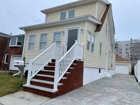 548 E Broadway, Long Beach, NY 11561