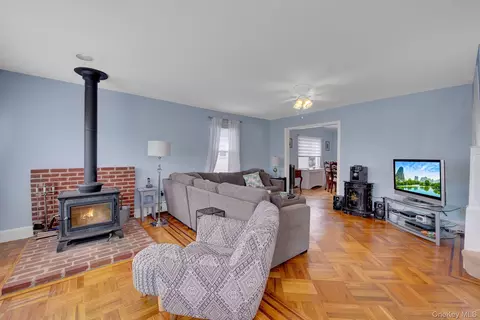 Other - 342 E Walnut St, Long Beach, NY 11561 photo 2 of 3
