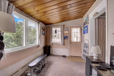 Entry Way - 342 E Walnut St, Long Beach, NY 11561 photo 1 of 2