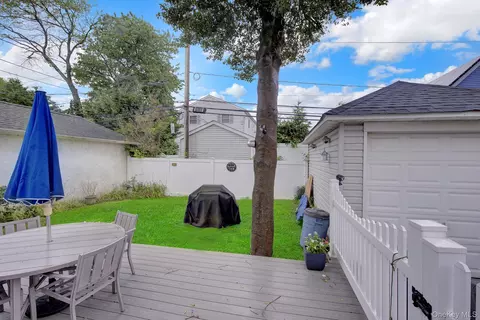 Exterior - 342 E Walnut St, Long Beach, NY 11561 photo 3 of 5