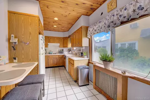 Kitchen - 342 E Walnut St, Long Beach, NY 11561 photo 1 of 3