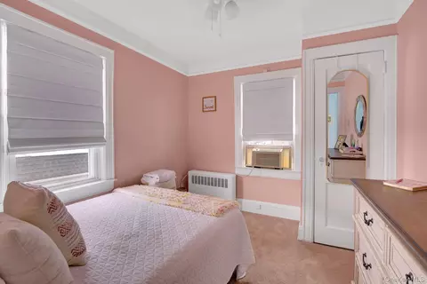 Bedroom - 342 E Walnut St, Long Beach, NY 11561 photo 3 of 5