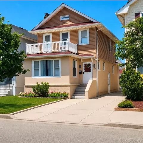 339 W Fulton St, Long Beach, NY 11561