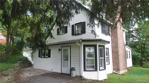 70 Suffern Ln, Thiells, NY 10984