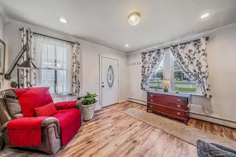 Entry Way - 89 Avery Ave, Patchogue, NY 11772 photo 1 of 1