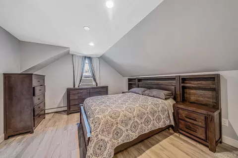 Bedroom - 89 Avery Ave, Patchogue, NY 11772 photo 2 of 5