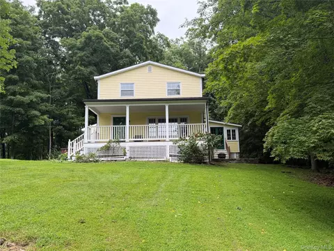 1059 Hanover St, Yorktown, NY 10598