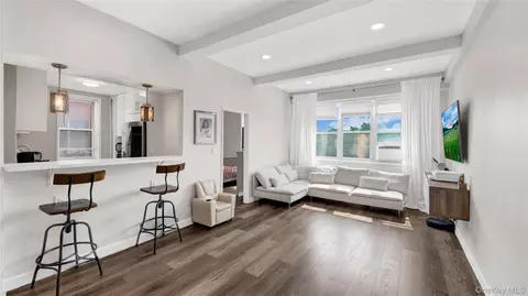 365 Bronx River Rd #1F, Yonkers, NY 10704