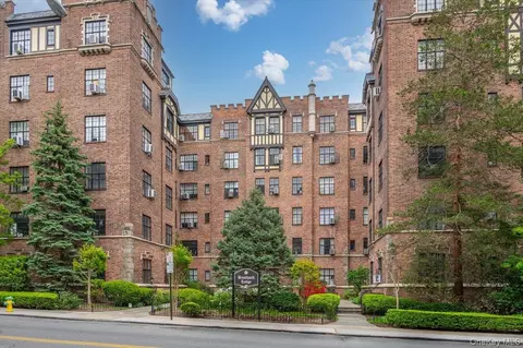2 Westchester Ave #3N, White Plains, NY 10601