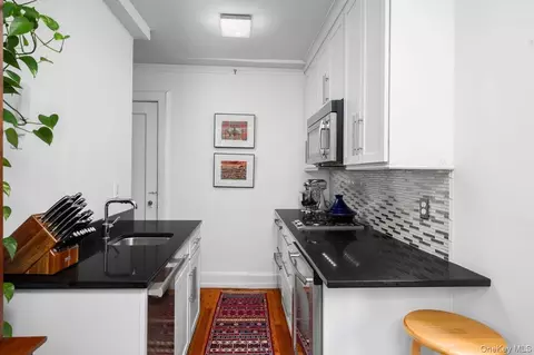 2 Westchester Ave #3N, White Plains, NY 10601
