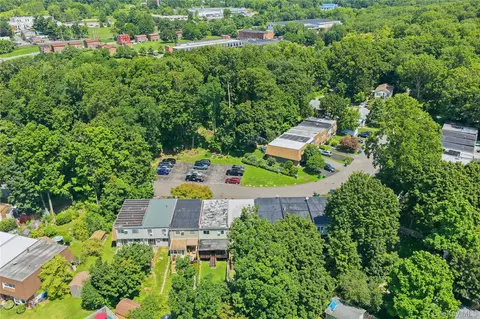 View/Area - 31 Roundtree Ct, Beacon, NY 12508 photo 6 of 6